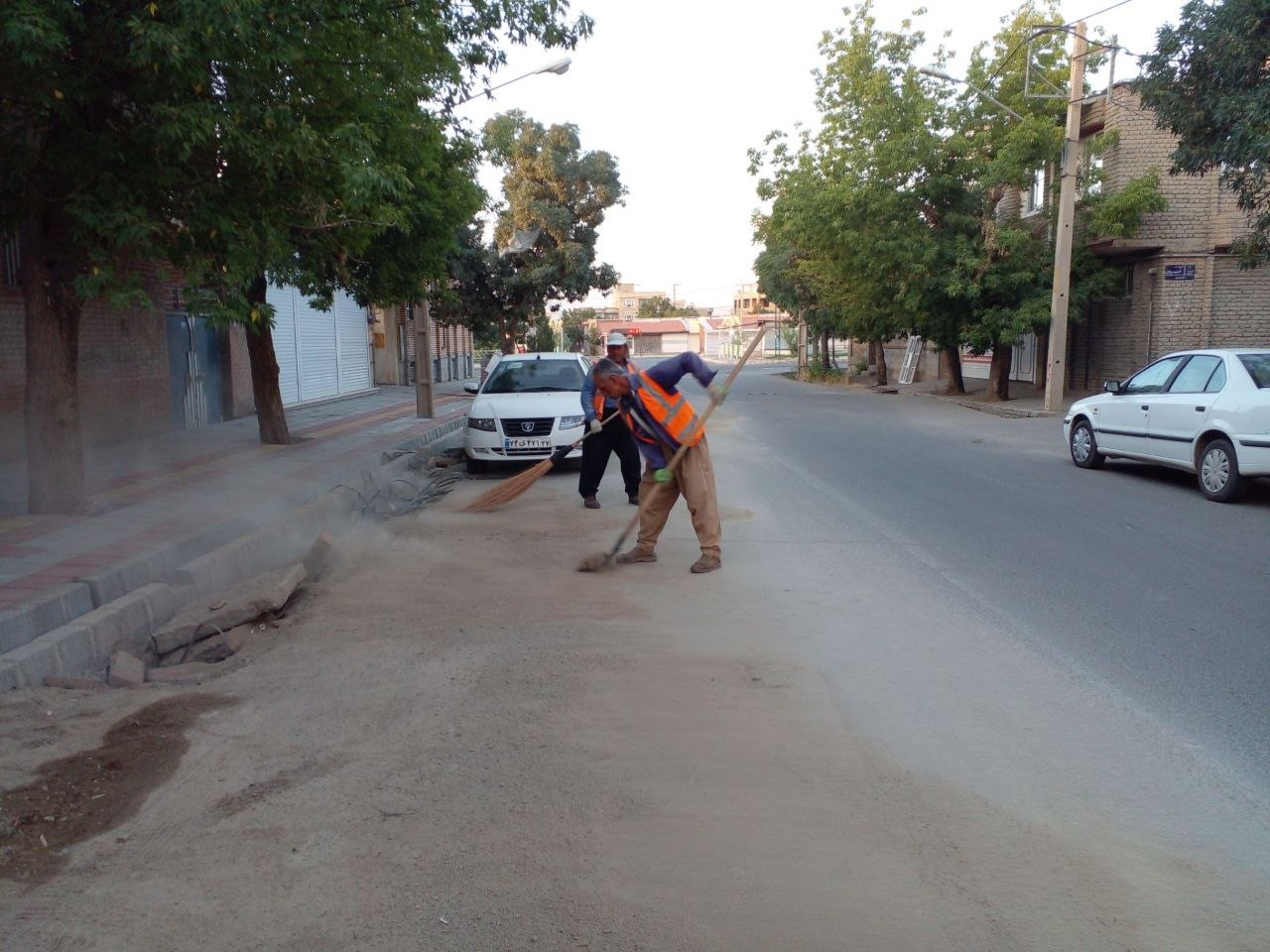 پاکسازی و آرایش خیابان بعثت پس از اتمام عملیات عمرانی