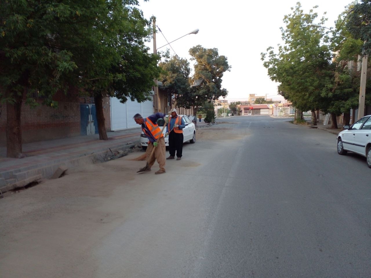 پاکسازی و آرایش خیابان بعثت پس از اتمام عملیات عمرانی