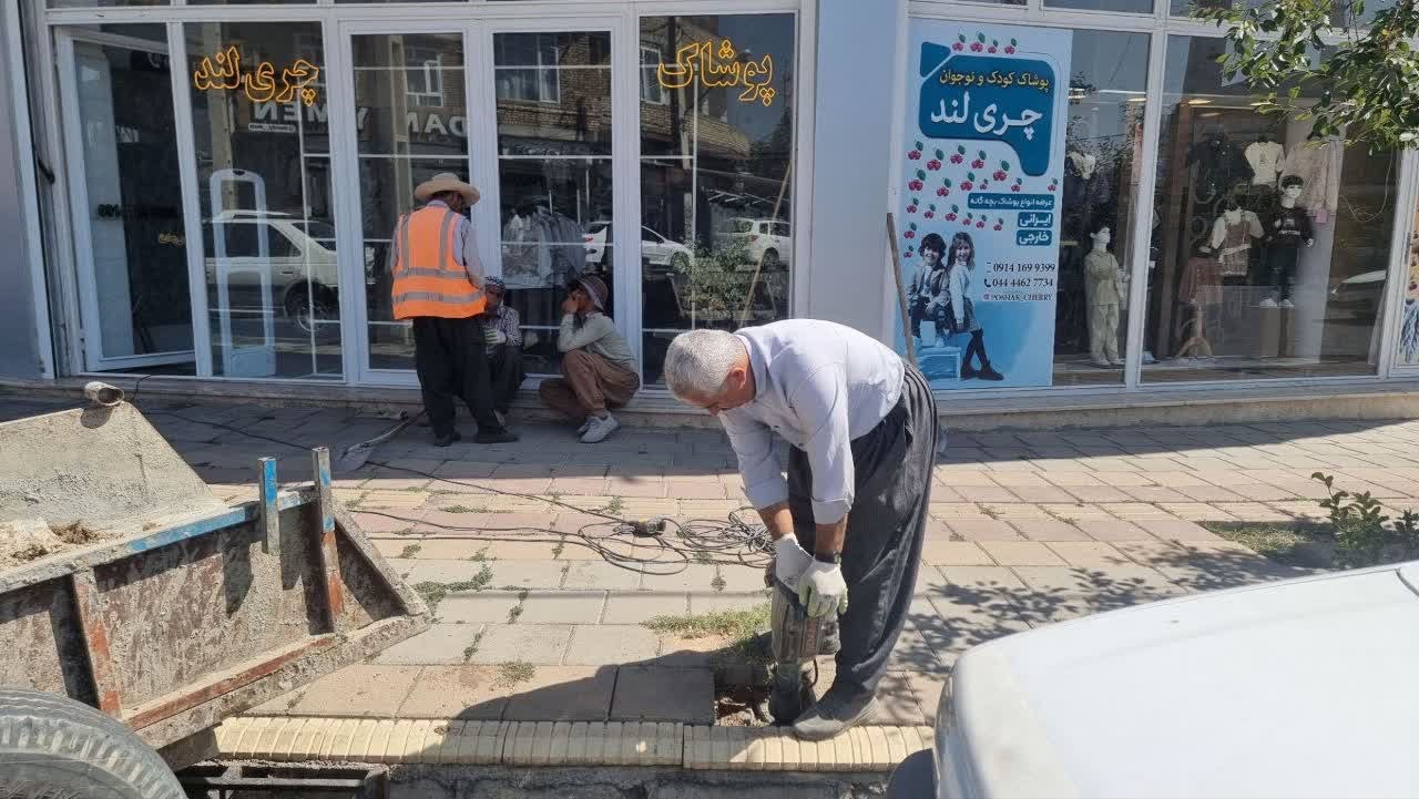 نصب تابلوهای نام‌گذاری معابر در شهر اشنویه آغاز شد