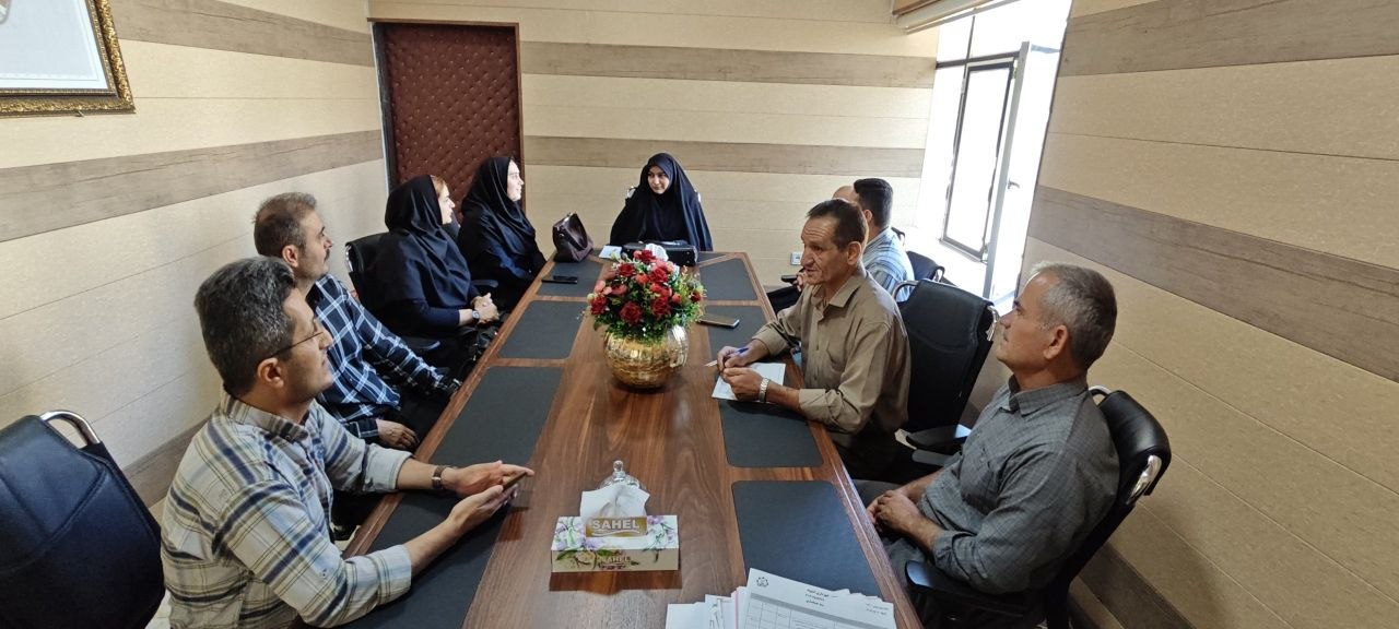پایش سلامت کارکنان توسط کارشناسان بهداشت و درمان در شهرداری اشنویه