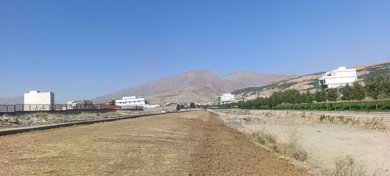 آماده‌سازی فاز چهارم خیابان ساحلی برای توسعه فضای سبز شهر اشنویه