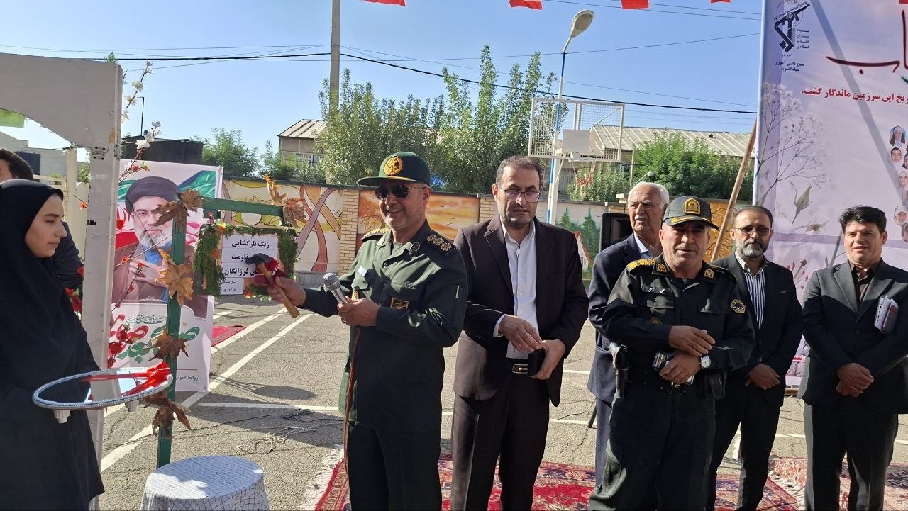 نواختن زنگ آغاز سال تحصیلی جدید در اشنویه
