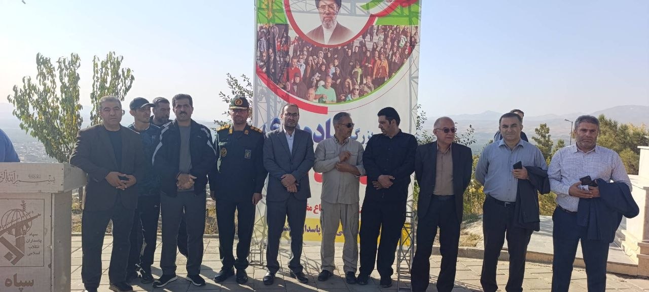 برگزاری همایش بزرگ پیاده‌روی خانوادگی به مناسبت هفته دفاع مقدس در اشنویه